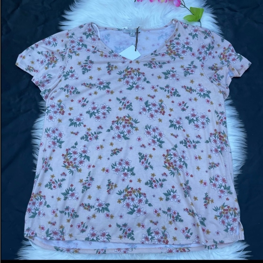 floral top new whit tags color melon woman size 2X.